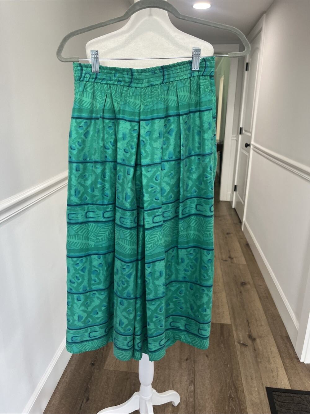 Diane Gilman Pants Womens Small Green 100% Silk Pull On Relaxed Geometric